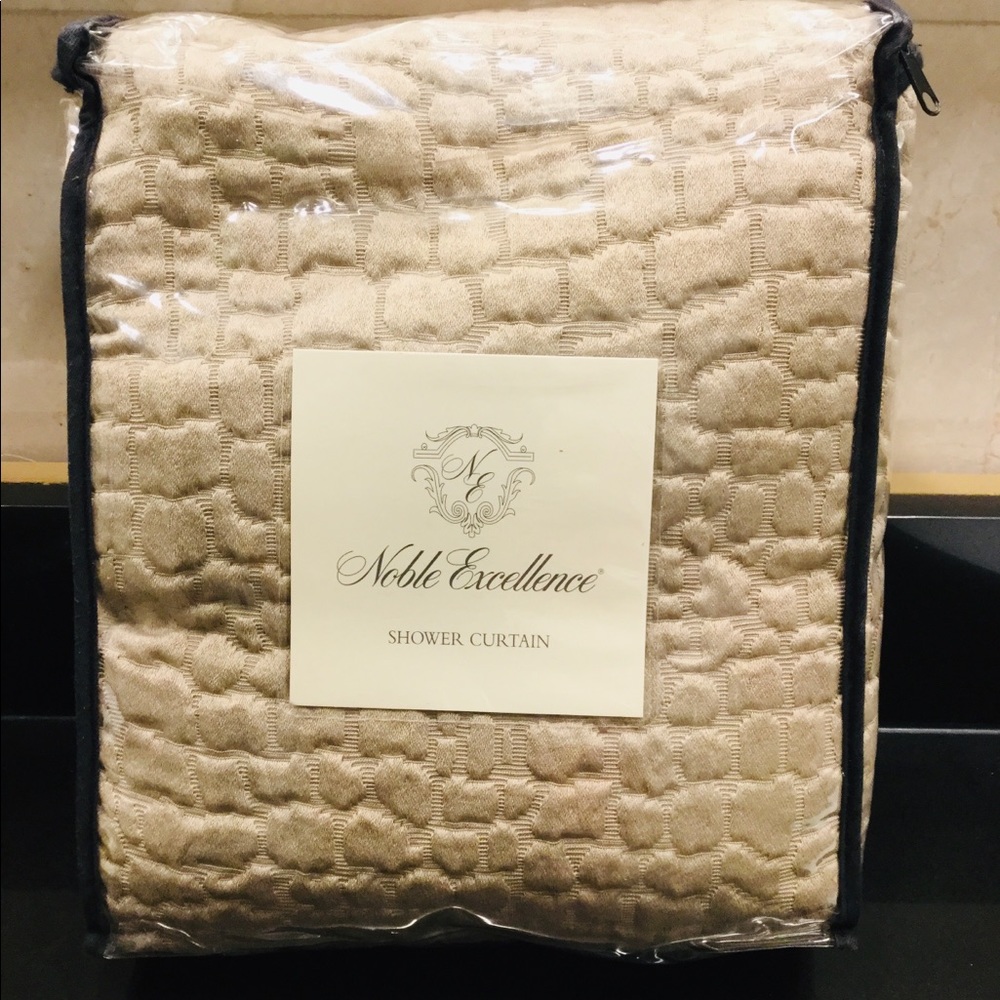 NOBLE EXCELLENCE “Crocodile” Shower Curtain